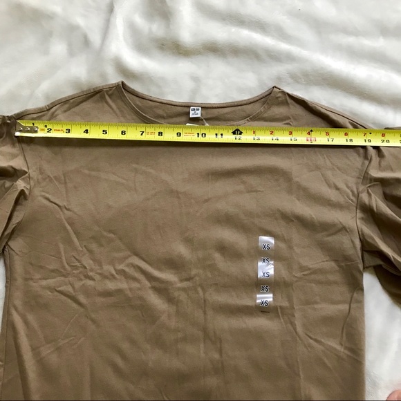 BNWT- Uniqlo women’s round neck Flare tee-size XS - Picture 6 of 7